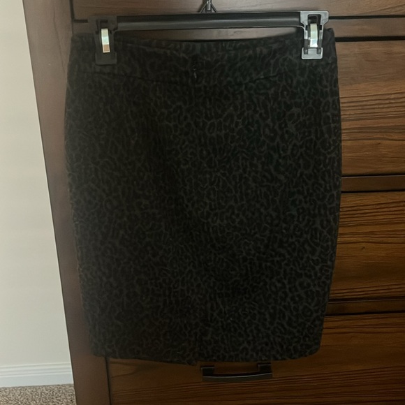 Mid lengthy animal print skirt - Picture 3 of 3